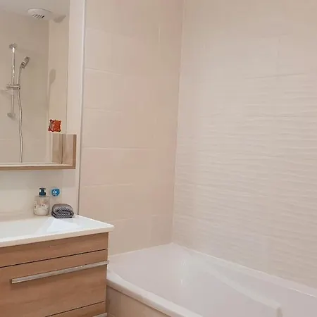 Lune De Miel 3 Centre-ville Double Parking Clim Wifi - Rossiconciergerie - Linge Inclus Apartamento Lunel (Herault)